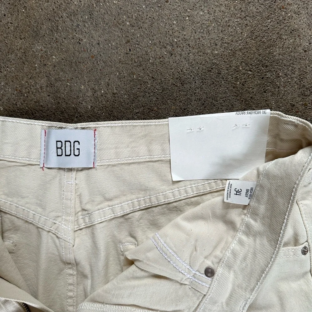 NWT BDG Baggy Jean High Rise in Ivory Size 34|18 Loose Denim Cotton Casual - Picture 4 of 8